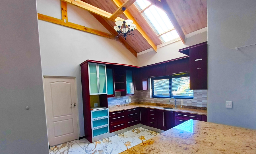 4 Bedroom Property for Sale in Palmiet Western Cape